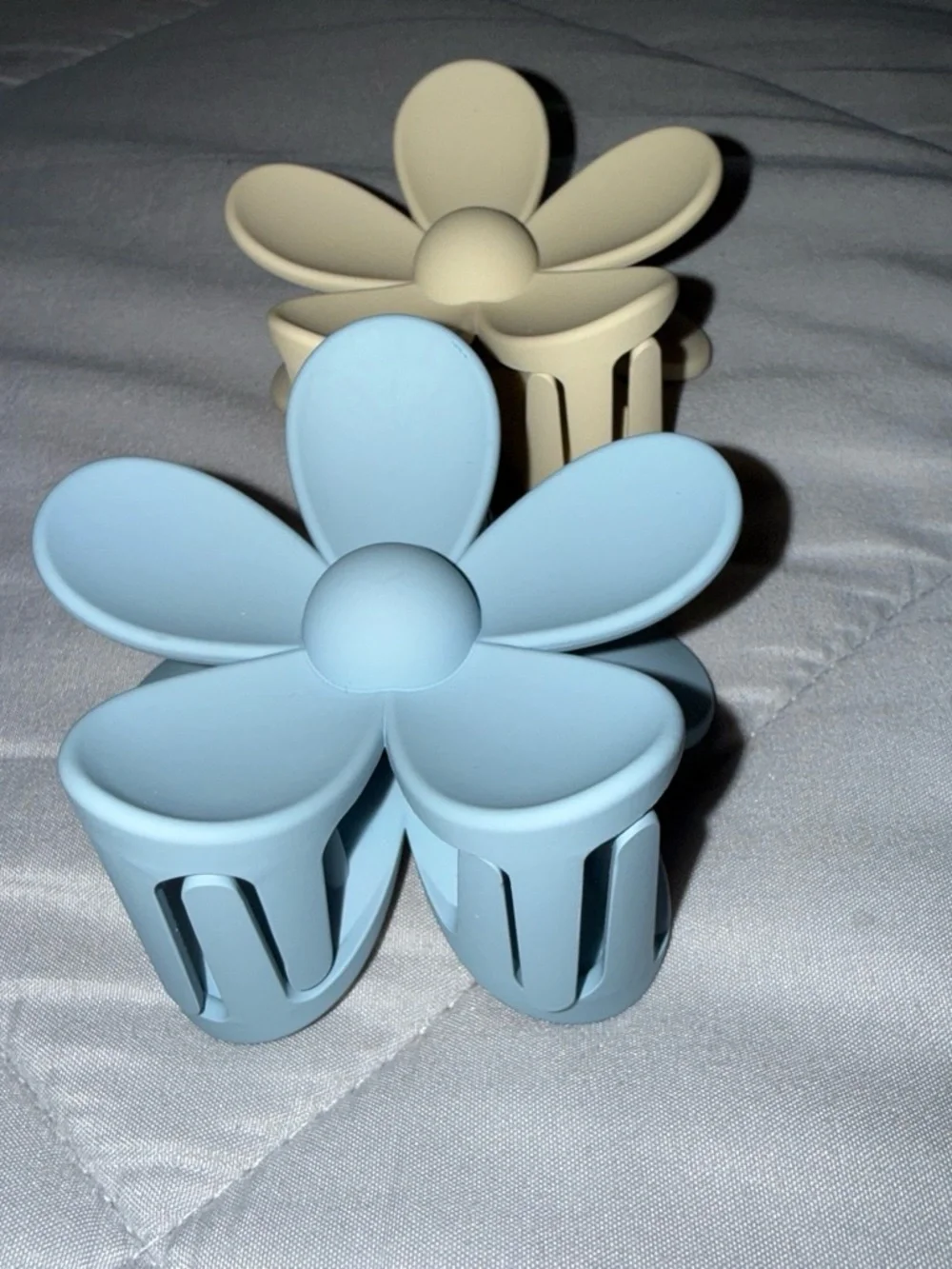 Flower hair clips - Cream & Light Blue